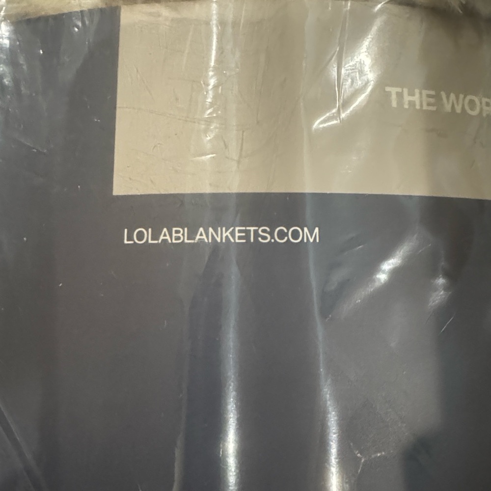 Lola Blankets/Plush Faux Fur Blanket/Throw/Size L/Tan/Cream/NEW! SEALED/NIB! - Picture 9 of 16